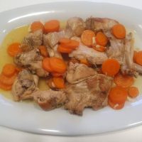 Conejo con Verduras en Olla Rápida