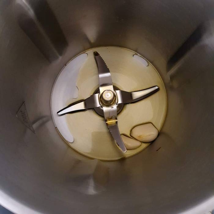 sofrito de ajos con robot de cocina